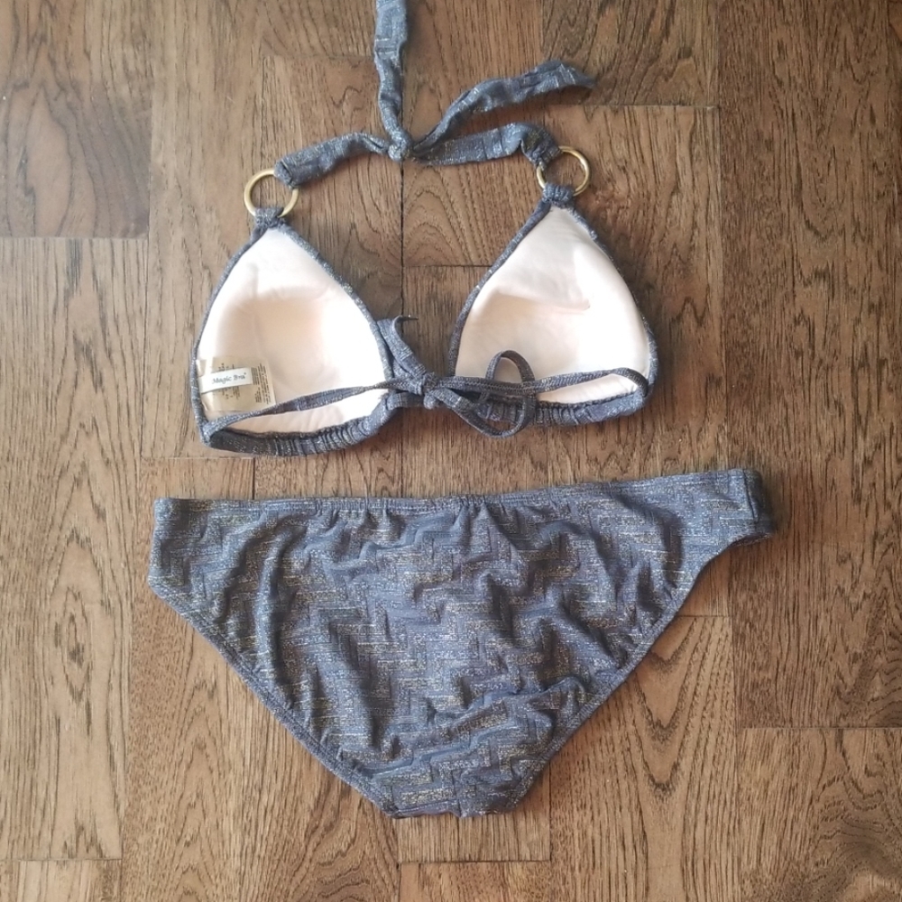 Bikini - Picture 3 of 4